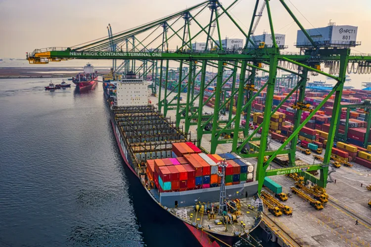 Supply Chain & Logistics